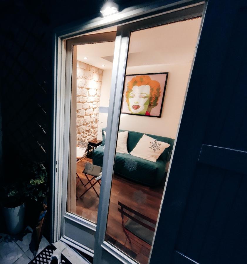 Romantic Tiny House Inside Montmartre 巴黎 外观 照片